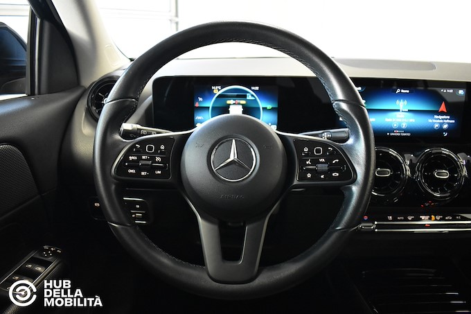 MERCEDES-BENZ GLA 180 Automatic Business Extra